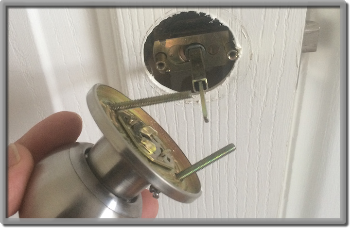 how to replace door handle